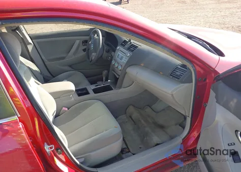 2007 Toyota Camry Le z USA, uszkodzony, nr VIN JTNBE46K173056351